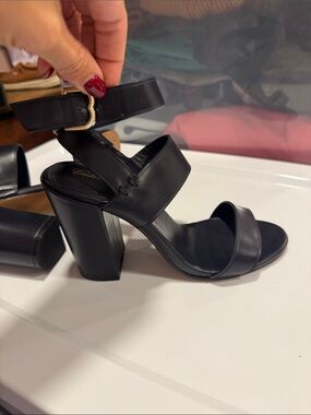 Brooks Brothers Navy Genuine Leather Ankle Strap Block Heels size 7.5
